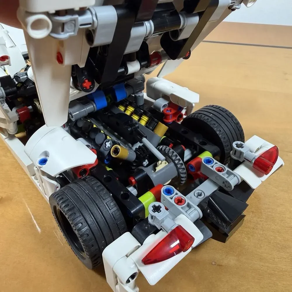 Rare LEGO Technic Koenigsegg Jesko Absolut White Hypercar 42184 Rare!